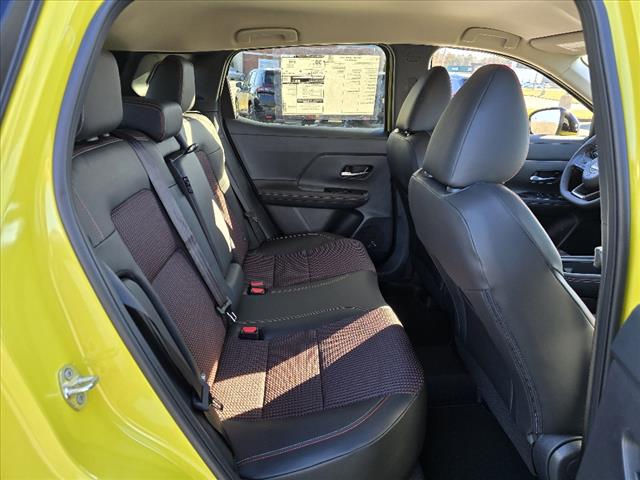 2025 Nissan Kicks SR