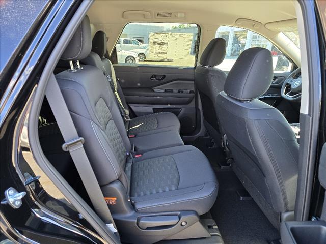 2025 Nissan Pathfinder S