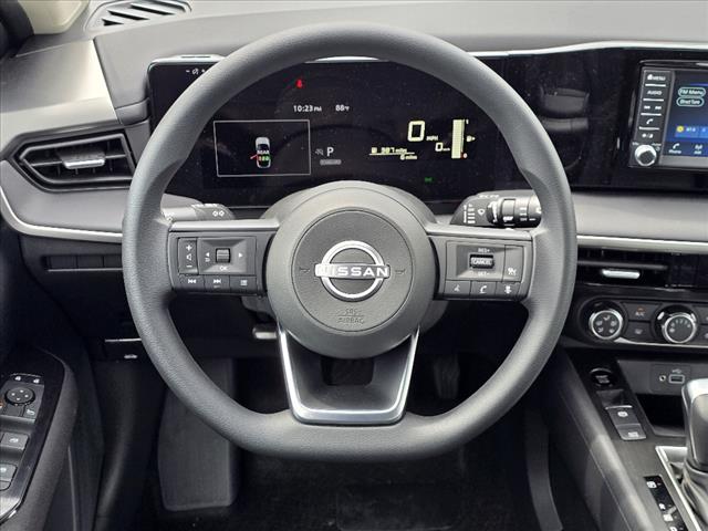 2025 Nissan Kicks S