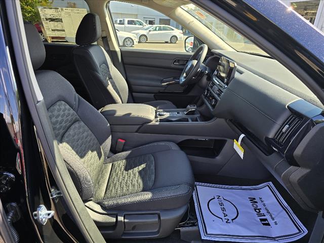 2025 Nissan Pathfinder S