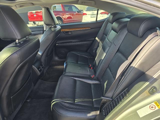2015 Lexus ES 300h 300h
