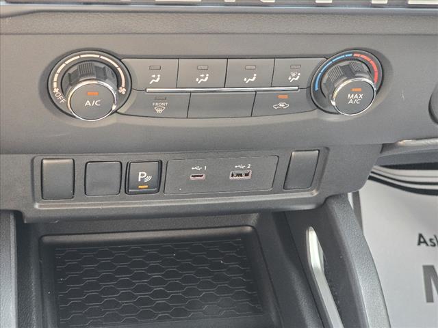 2025 Nissan Frontier SV