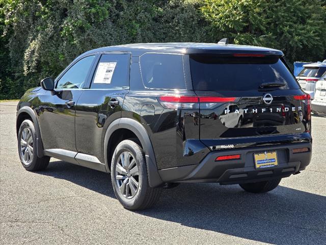 2025 Nissan Pathfinder S