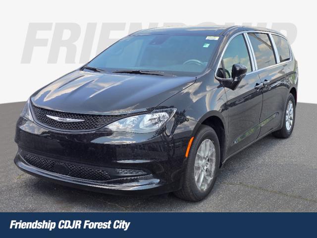 2025 Chrysler Voyager LX