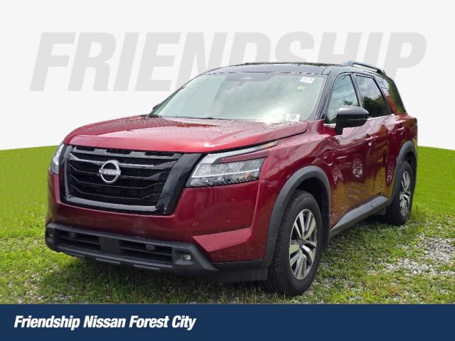 2022 Nissan Pathfinder SL
