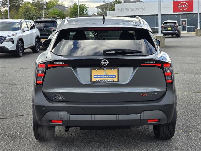 2025 Nissan Kicks SR