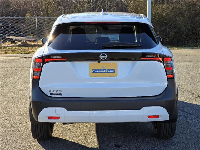 2025 Nissan Kicks SV