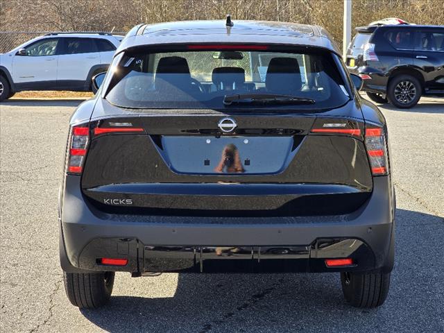 2025 Nissan Kicks S