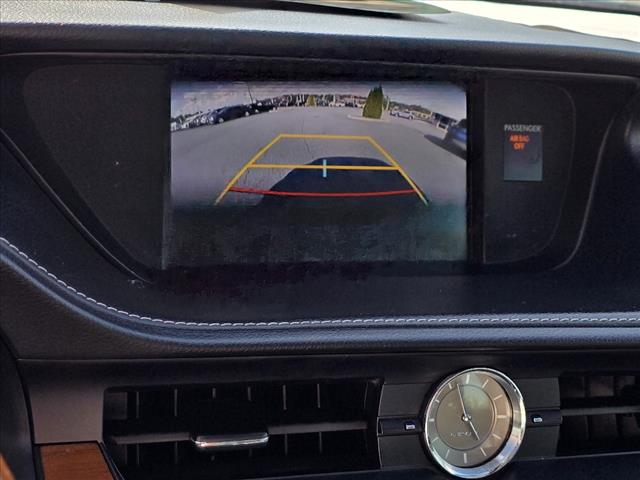 2015 Lexus ES 300h 300h
