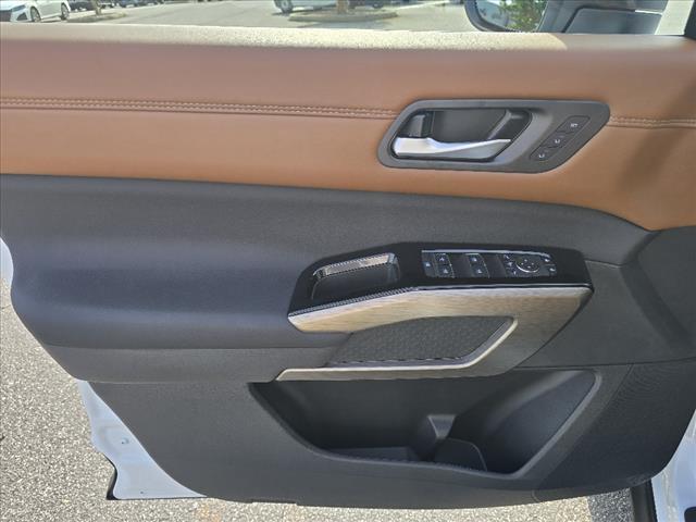 2025 Nissan Pathfinder Platinum