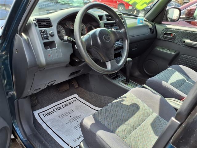 2000 Toyota RAV4 Base