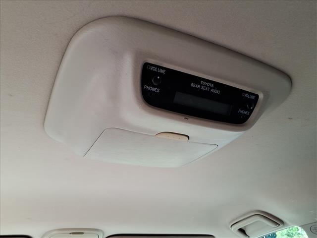 2004 Toyota Sienna LE 8 Passenger