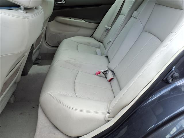 2011 INFINITI G37 Sedan x