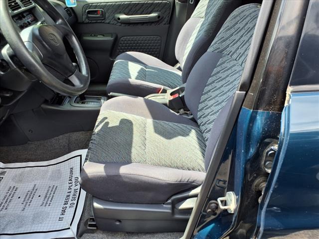 2000 Toyota RAV4 Base