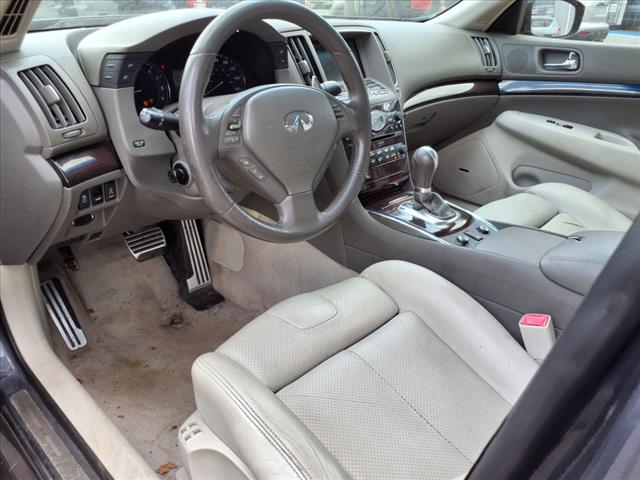 2011 INFINITI G37 Sedan x