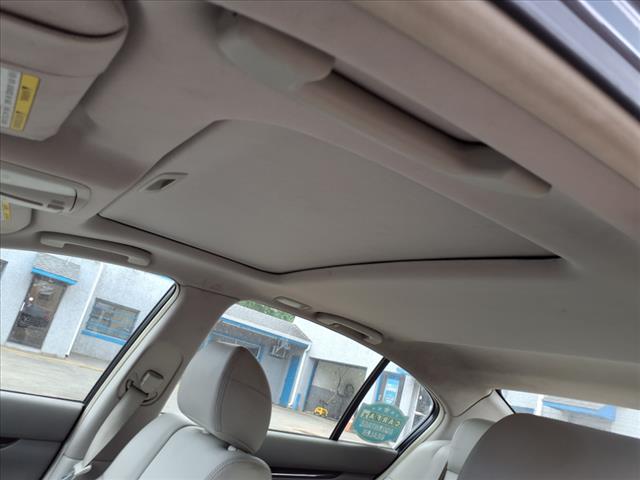 2011 INFINITI G37 Sedan x