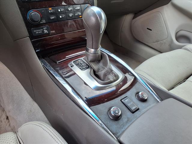 2011 INFINITI G37 Sedan x