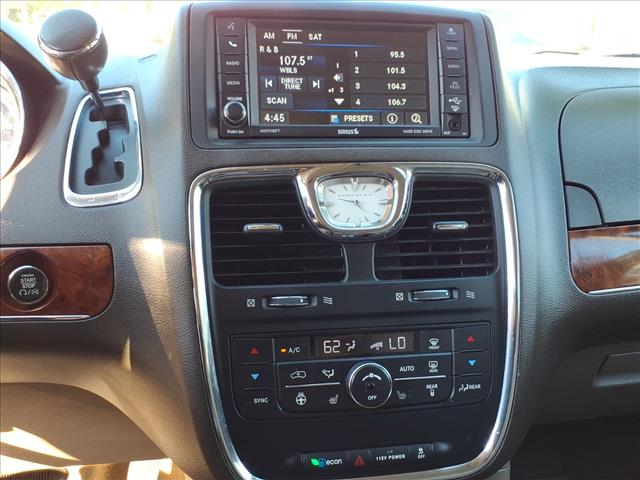 2015 Chrysler Town and Country Touring