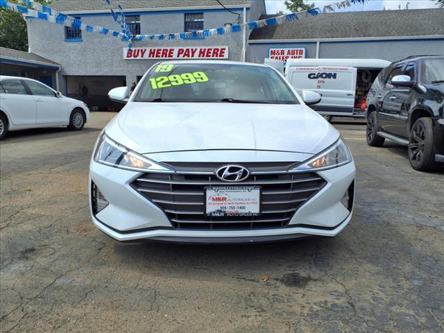 2019 Hyundai ELANTRA SE
