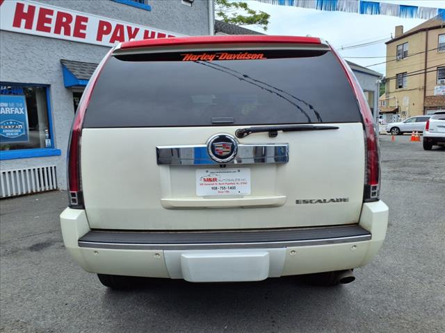 2010 Cadillac Escalade Luxury