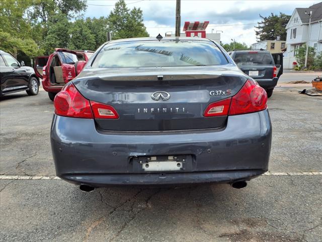 2011 INFINITI G37 Sedan x