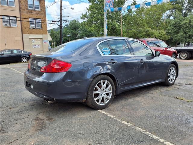 2011 INFINITI G37 Sedan x