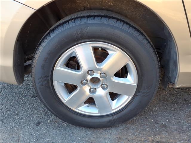2004 Toyota Sienna LE 8 Passenger
