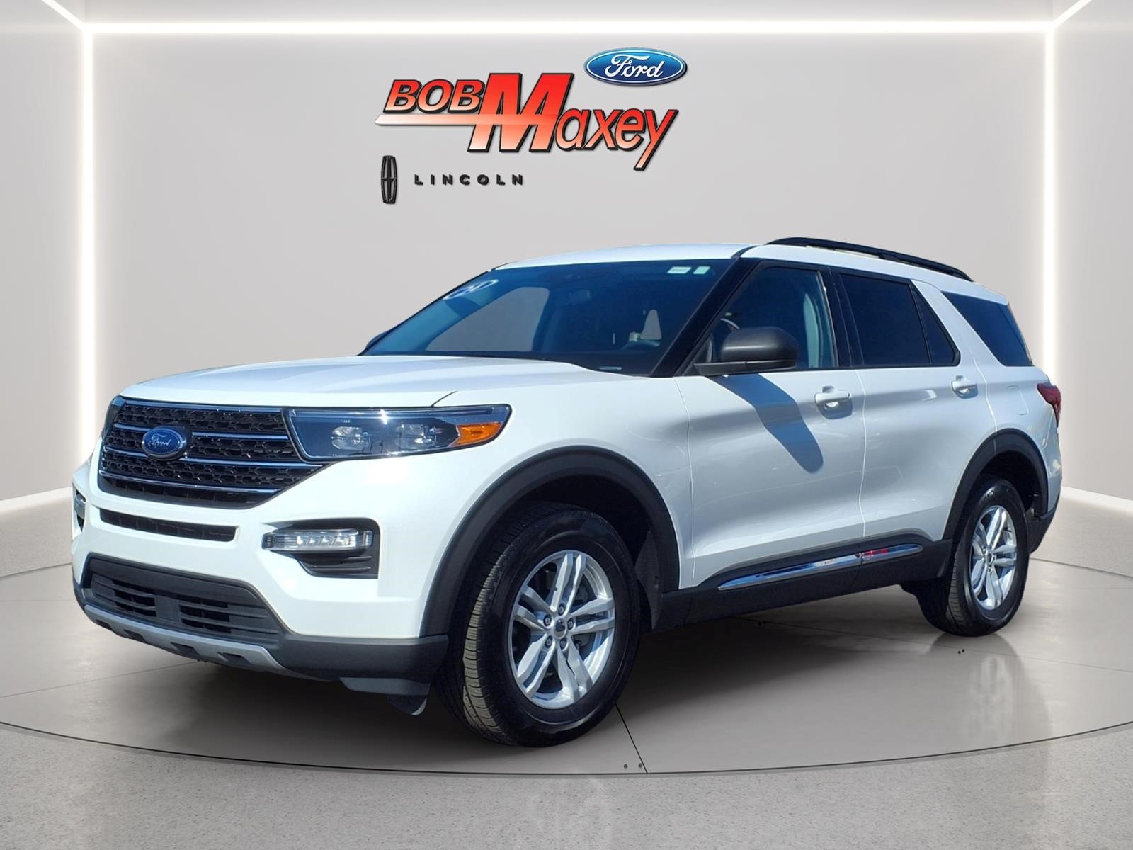 White Metallic 2024 Ford Explorer SUV / Crossover All-Wheel Drive Automatic