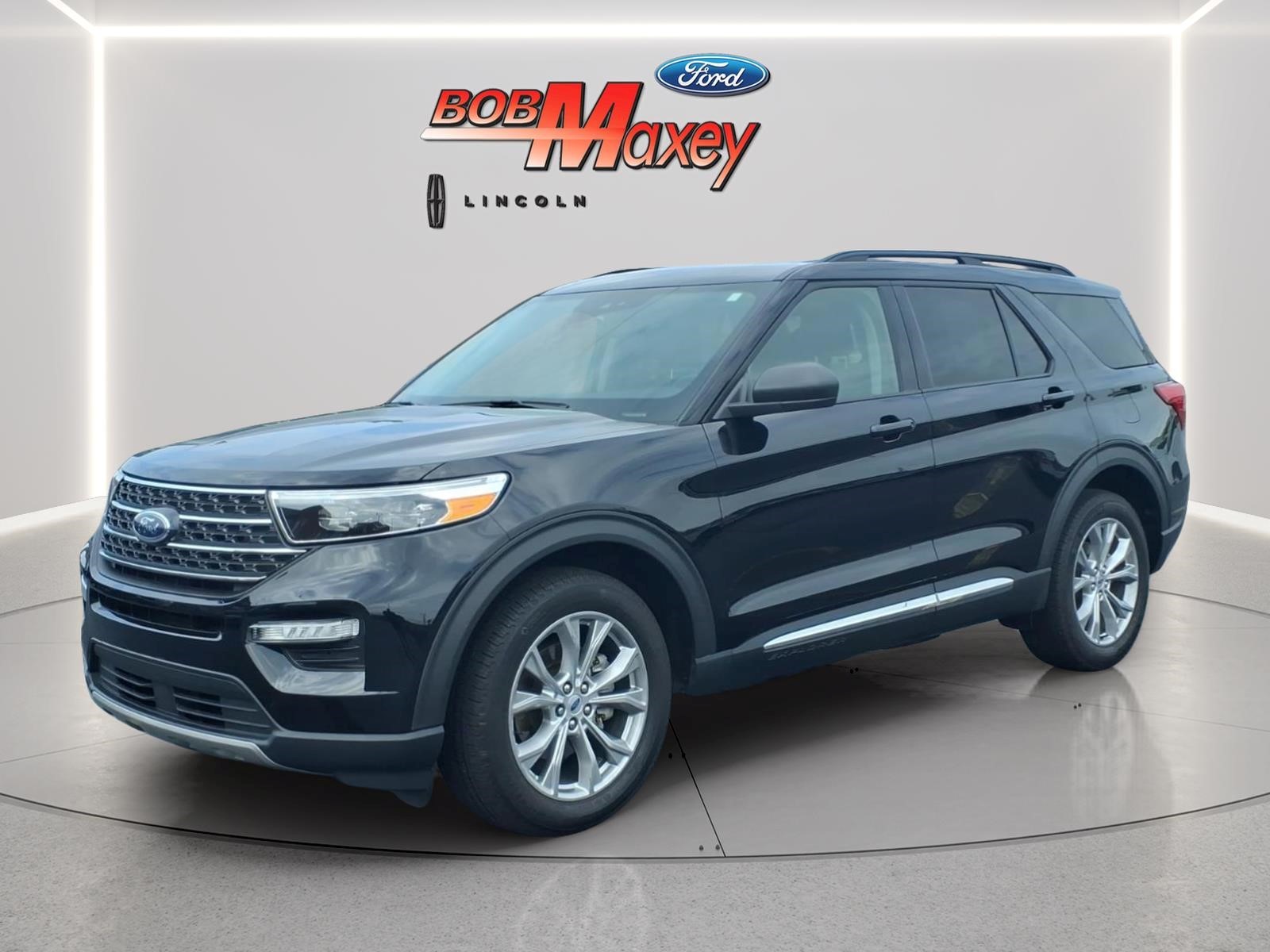 Black Metallic 2024 Ford Explorer SUV / Crossover All-Wheel Drive Automatic
