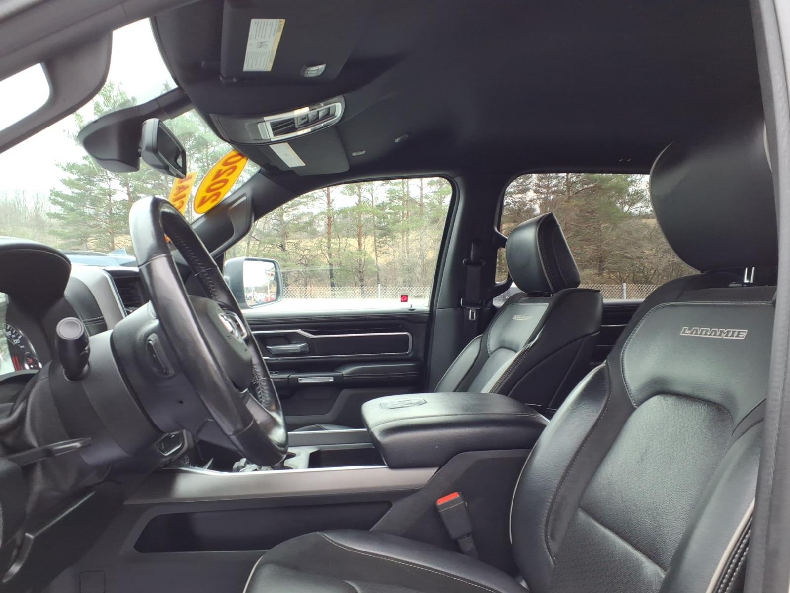 2020 RAM 1500 Laramie - 9