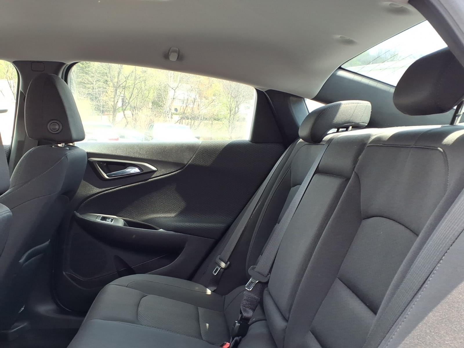 2016 Chevrolet Malibu LT - 9
