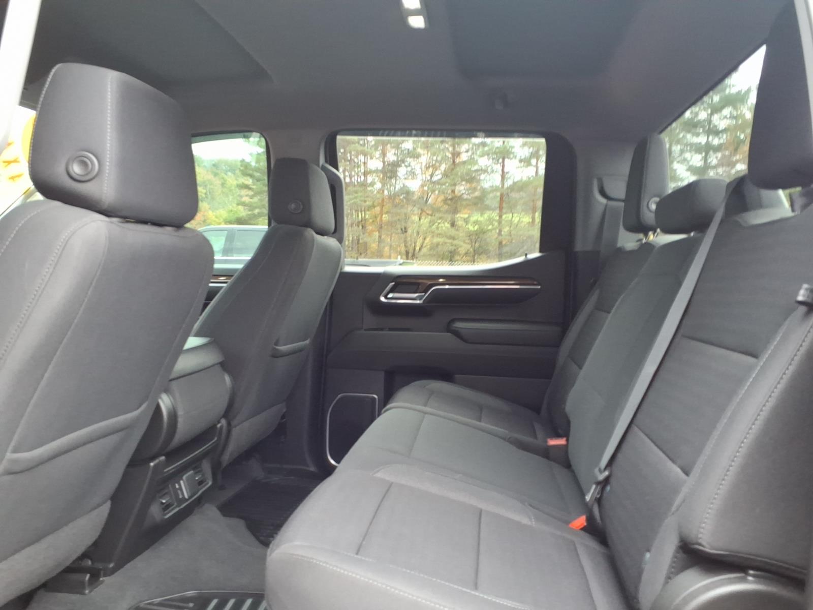 2022 Chevrolet Silverado 1500 photo 10 of 25