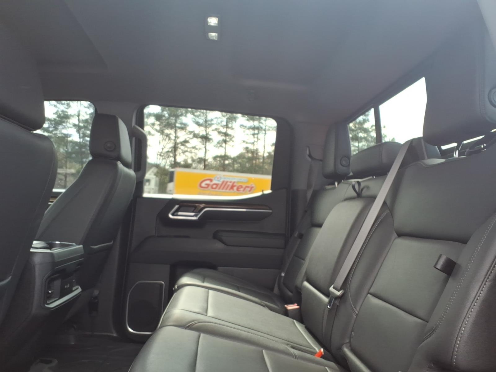 2023 Chevrolet Silverado 1500 RST - 9