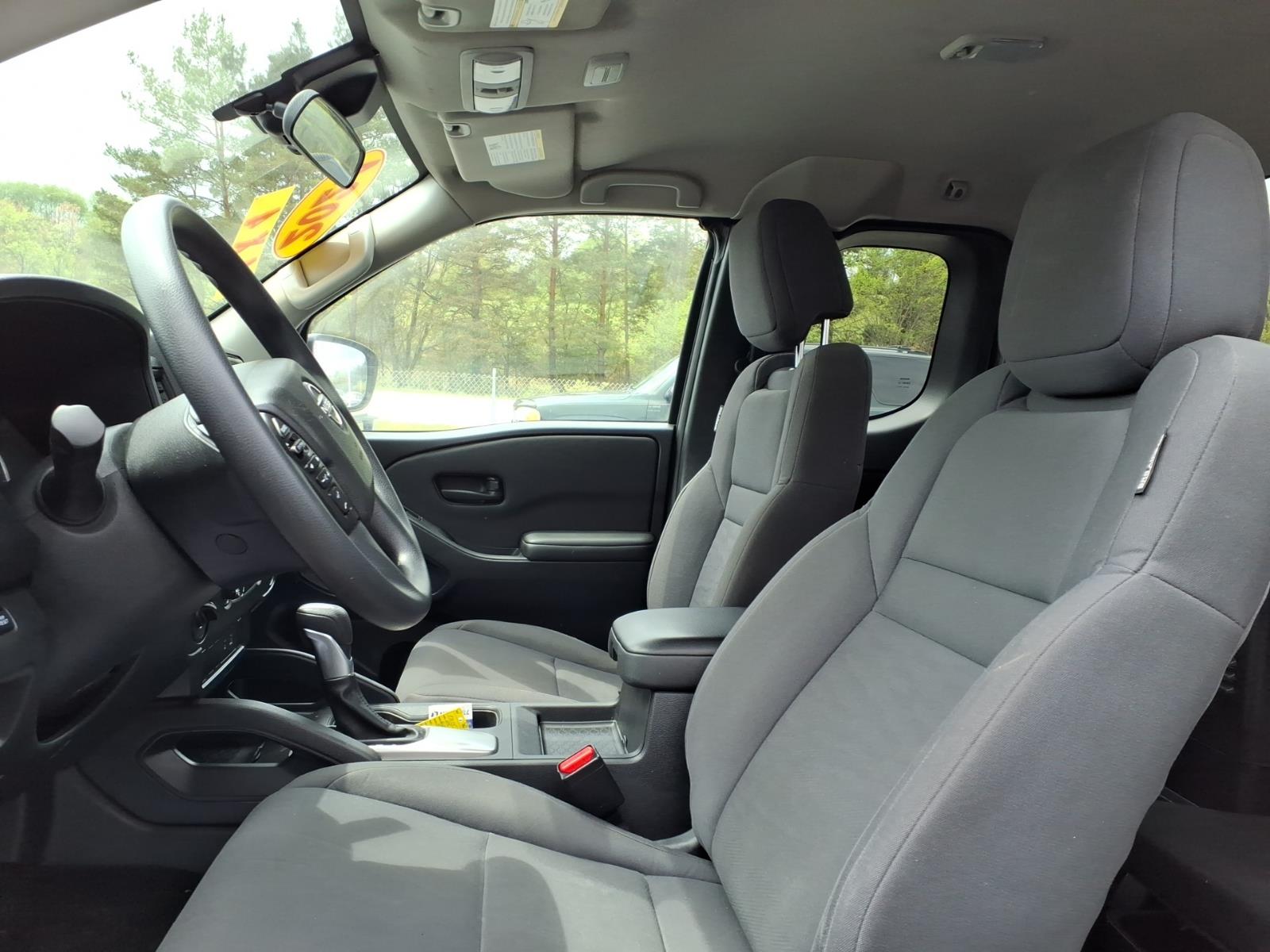 2024 Nissan Frontier S - 9