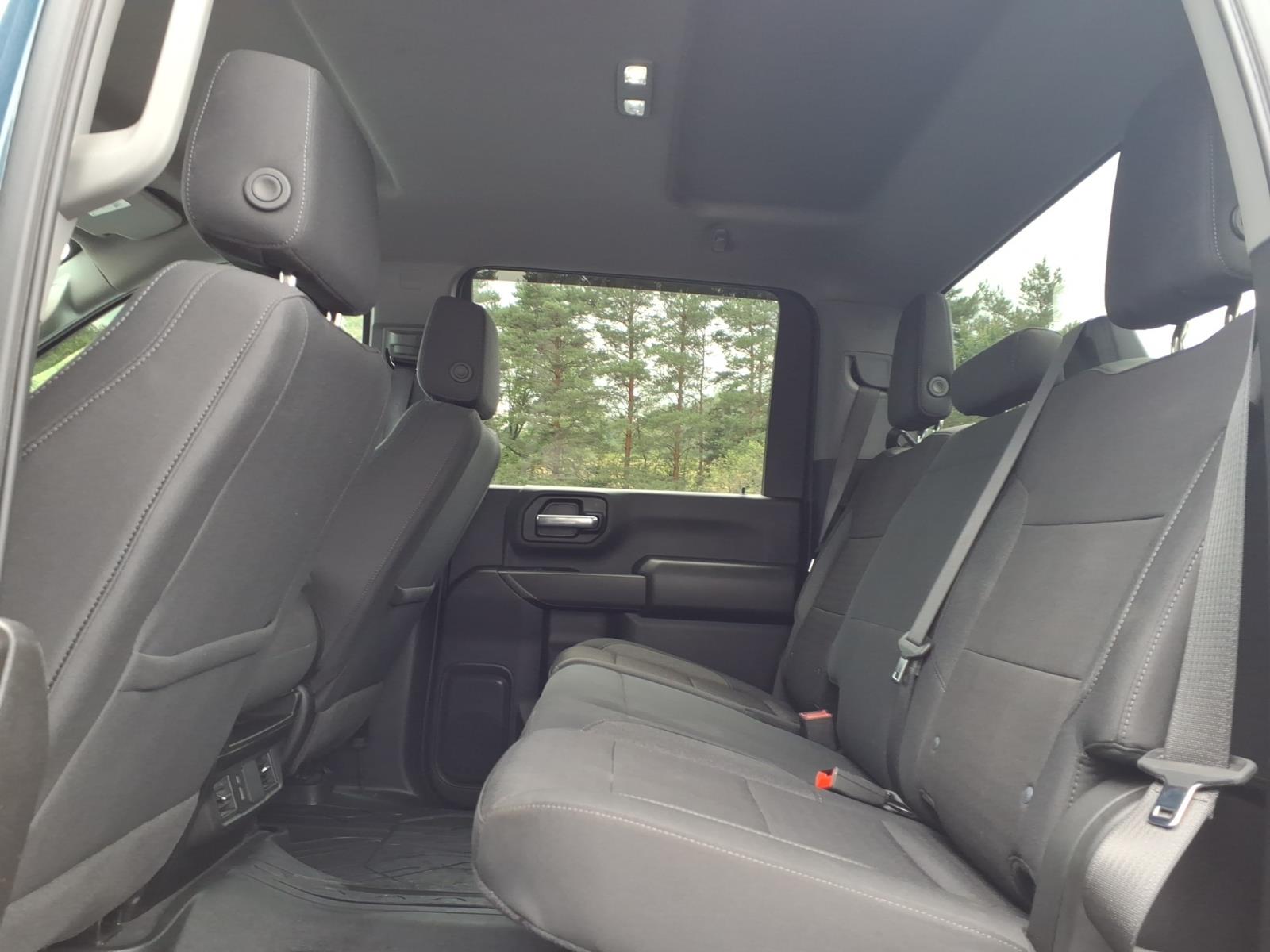 2025 Chevrolet Silverado 2500HD Custom - 9