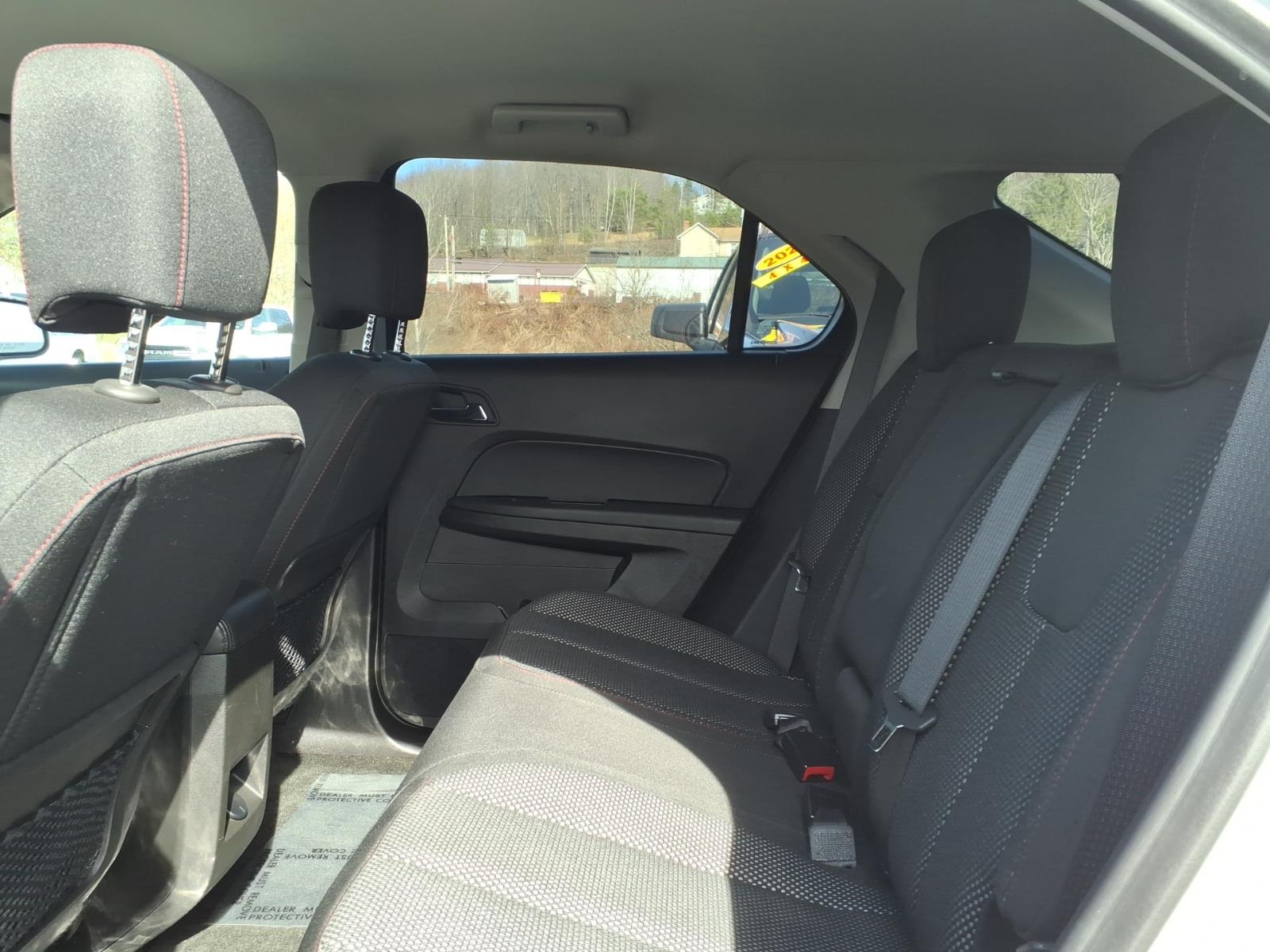 2017 Chevrolet Equinox LT - 9