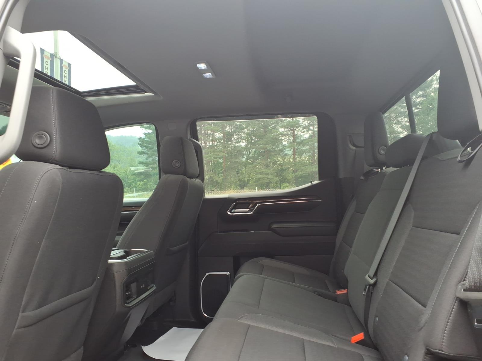 2024 Chevrolet Silverado 1500 LT Trail Boss - 9