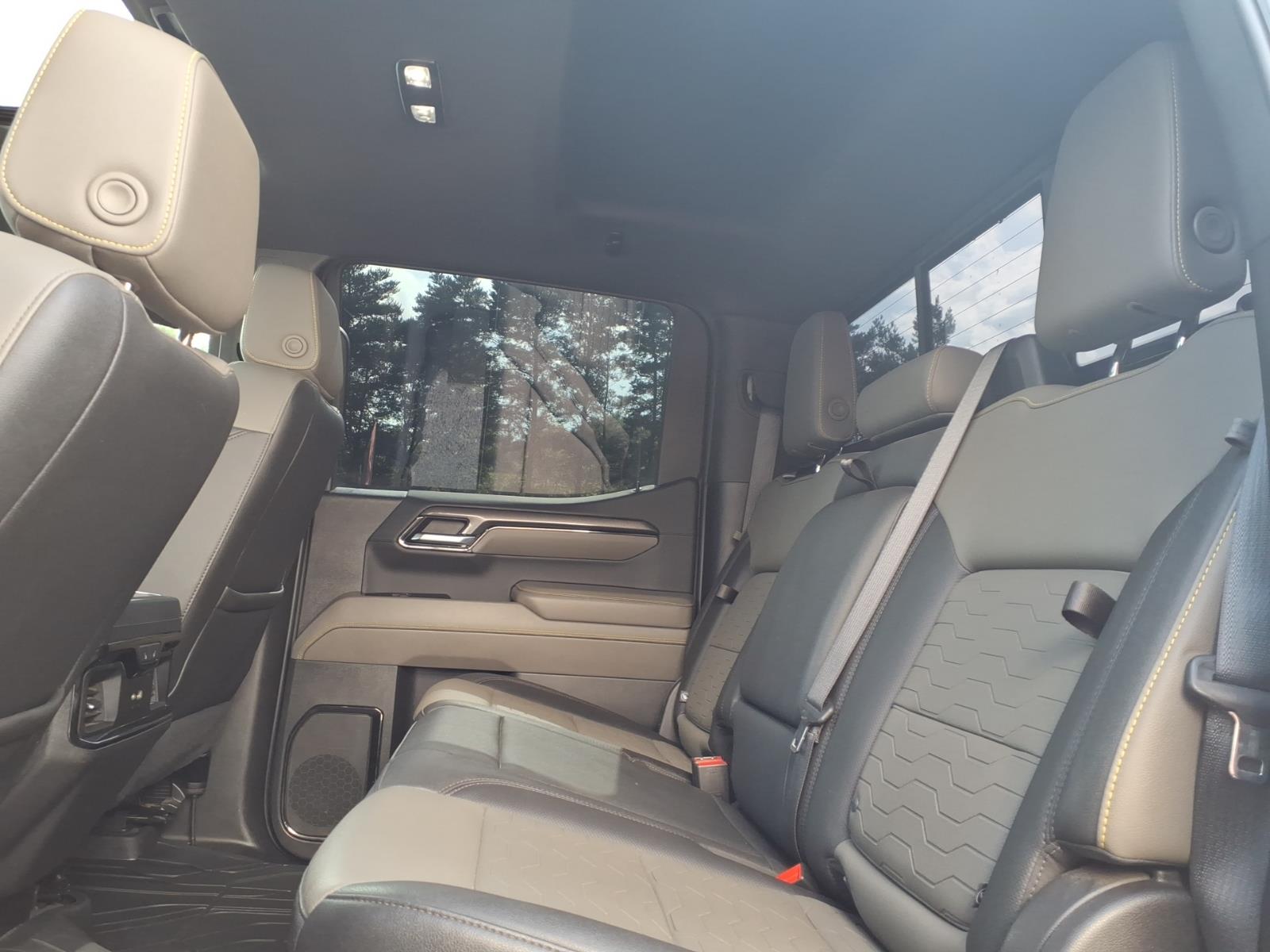 2022 Chevrolet Silverado 1500 ZR2 - 9