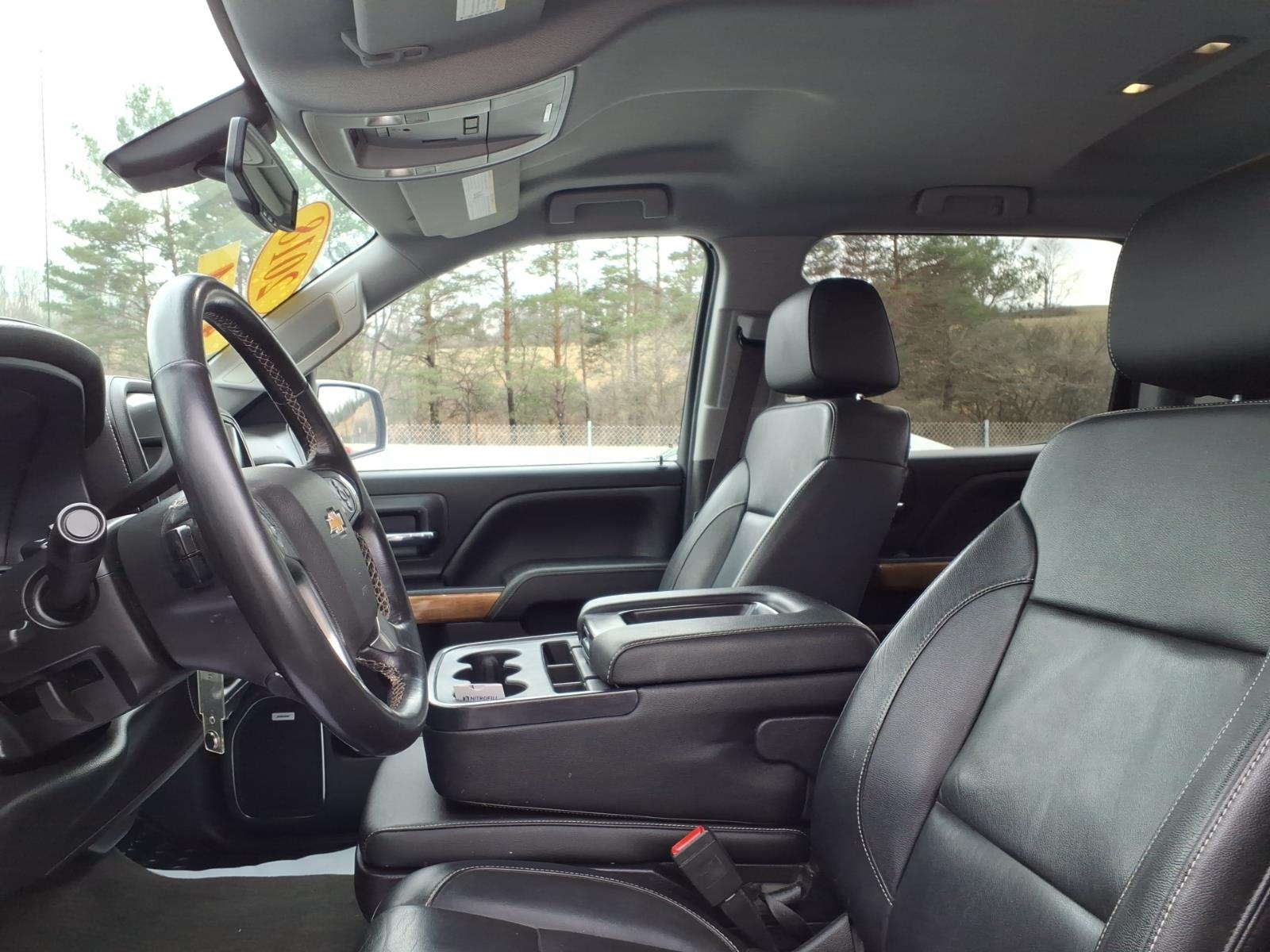 2018 Chevrolet Silverado 1500 LTZ - 9