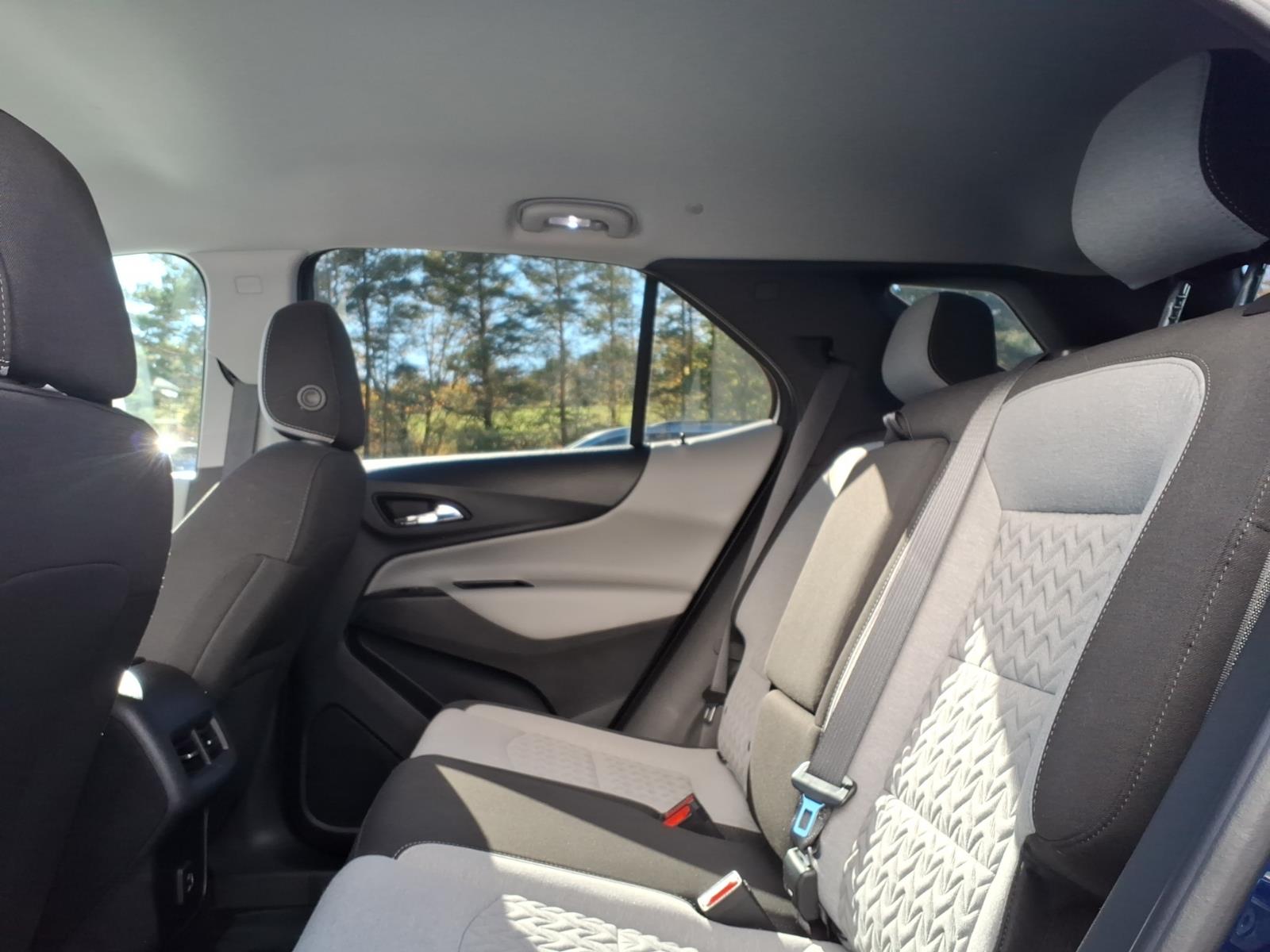 2022 Chevrolet Equinox photo 10 of 28