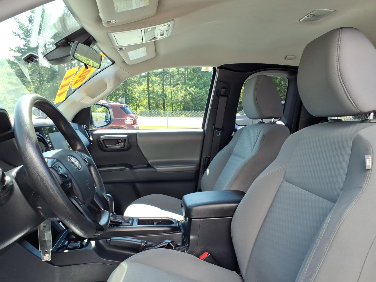 2022 Toyota Tacoma SR5 - 9