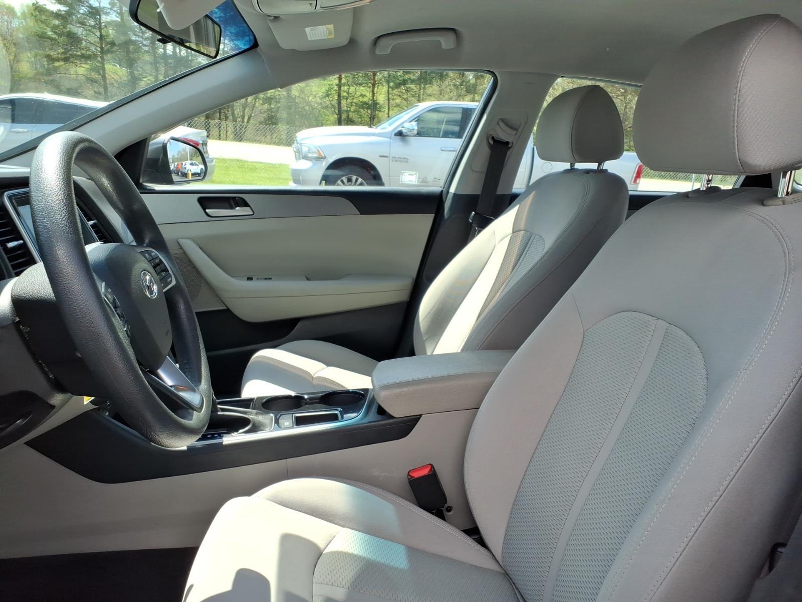 2018 Hyundai SONATA Eco - 9