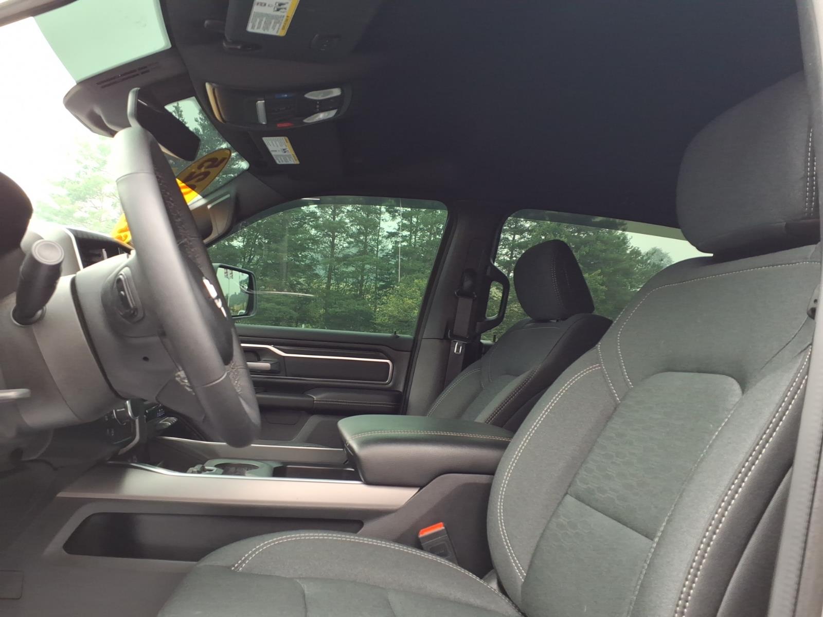 2025 RAM 1500 Big Horn - 10