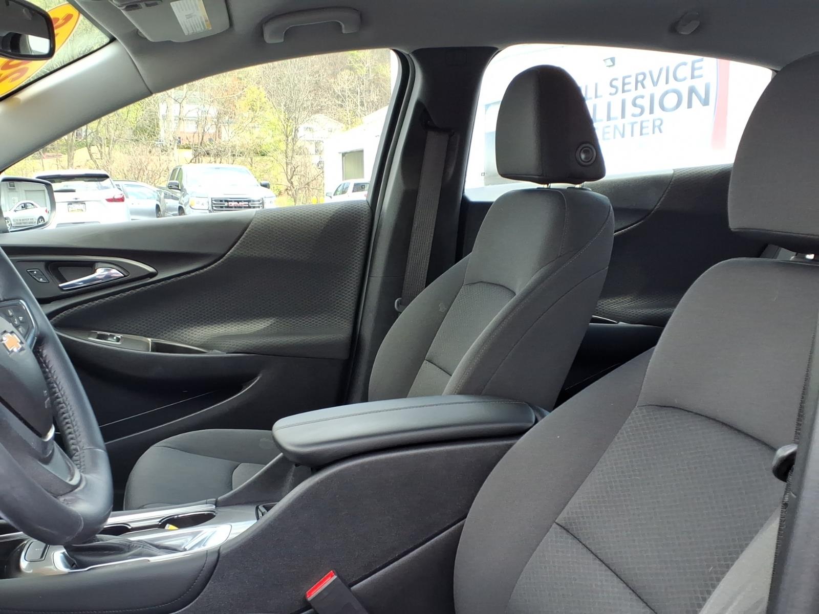 2016 Chevrolet Malibu LT - 10