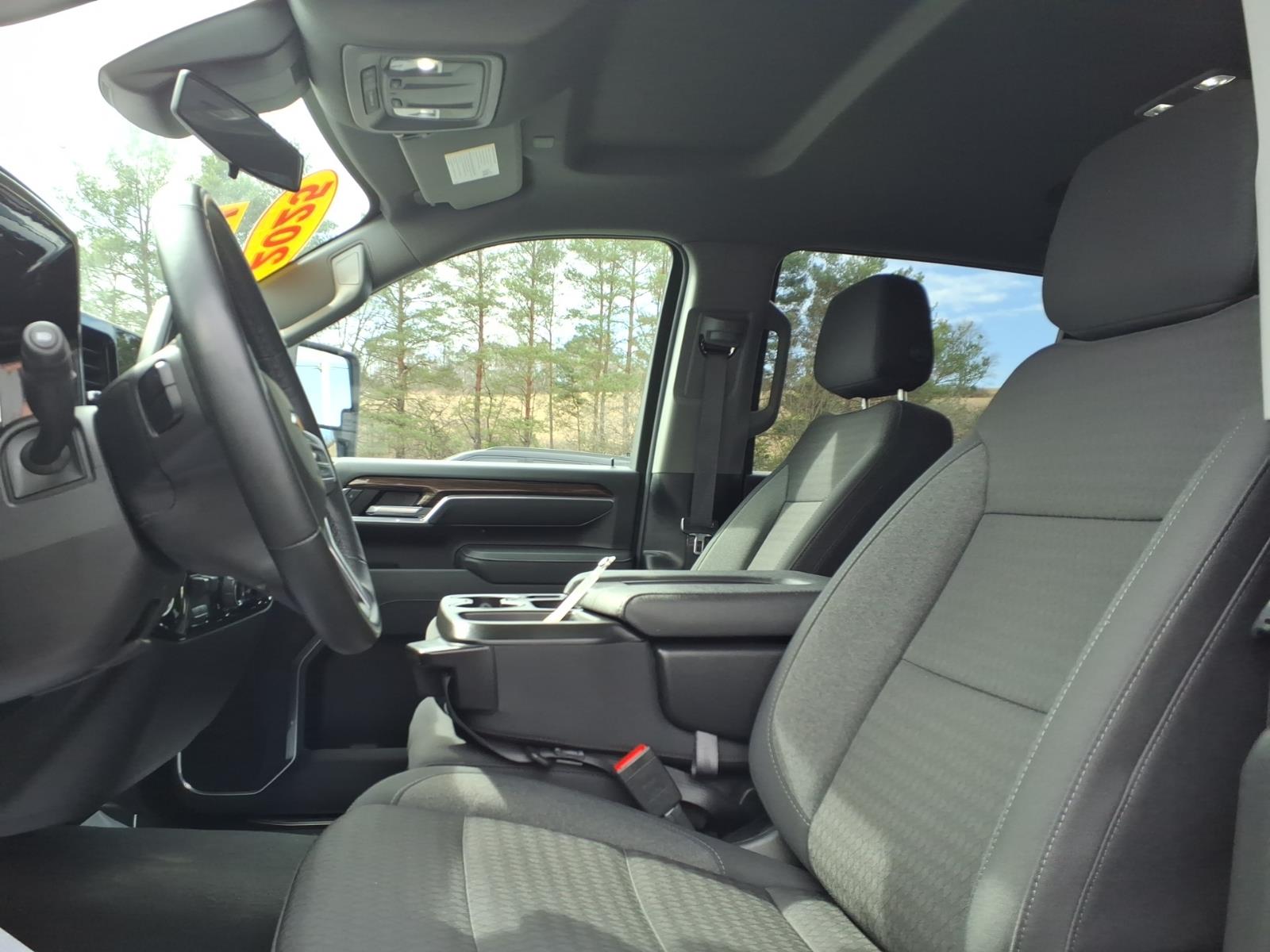 2025 Chevrolet Silverado 2500HD LT - 10