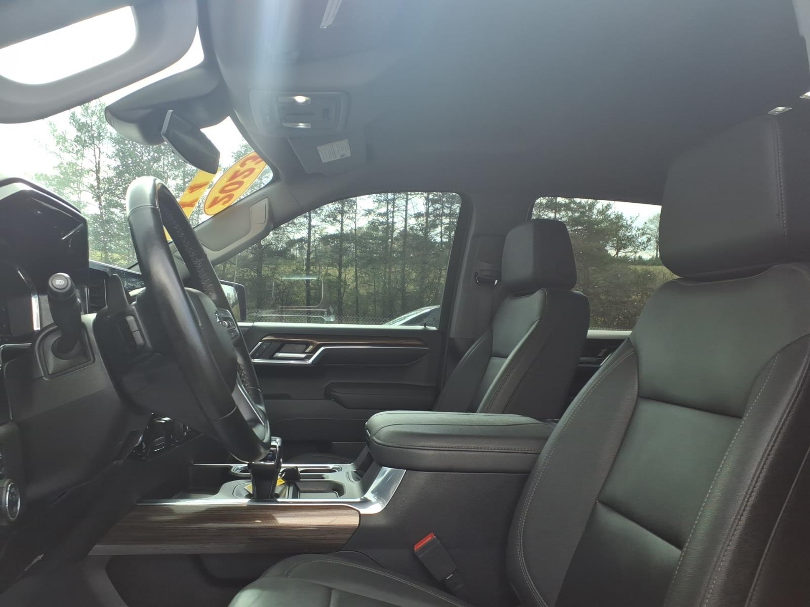 2023 Chevrolet Silverado 1500 RST - 10
