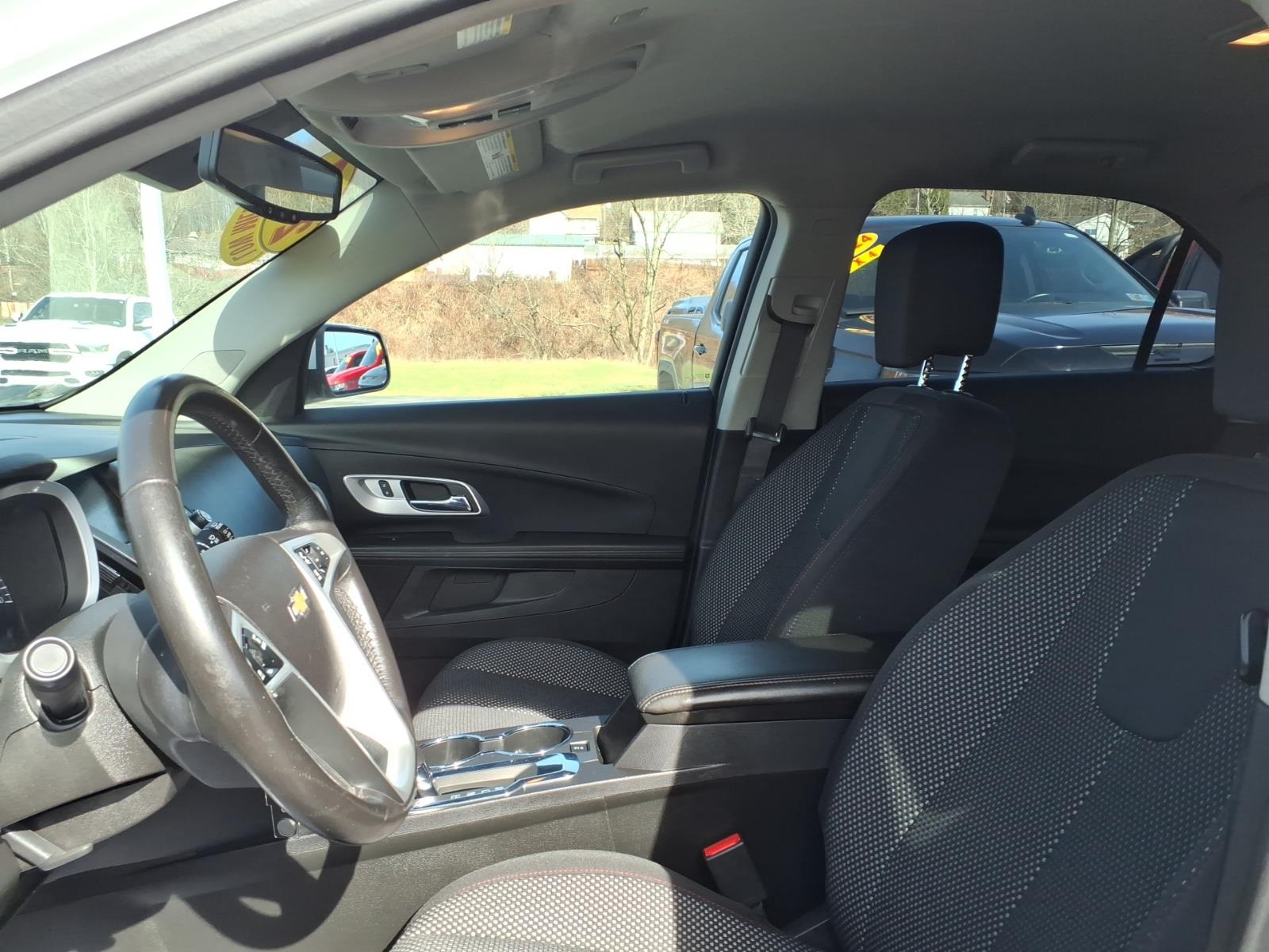 2017 Chevrolet Equinox LT - 10