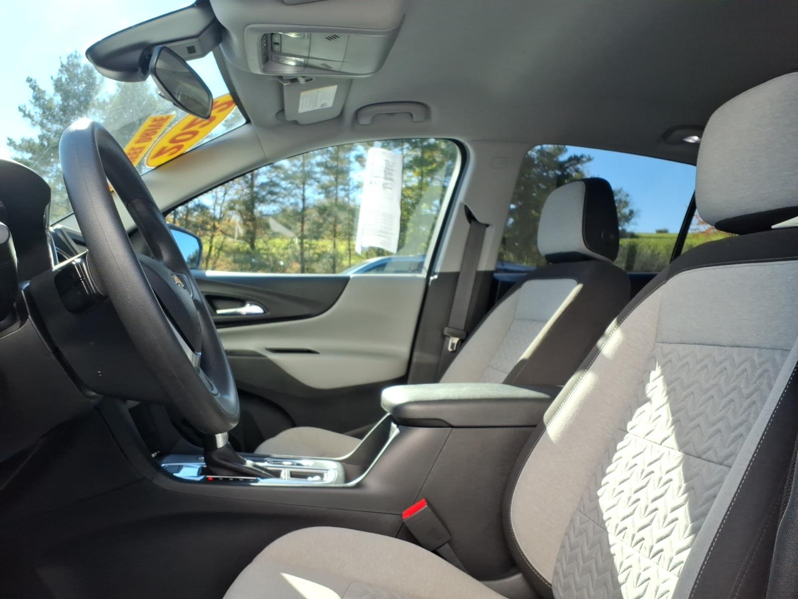 2022 Chevrolet Equinox photo 11 of 28