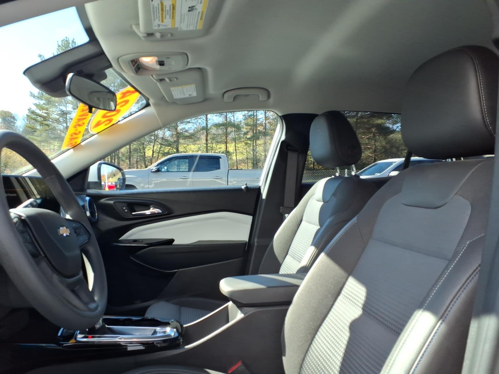 2024 Chevrolet Trax photo 11 of 27