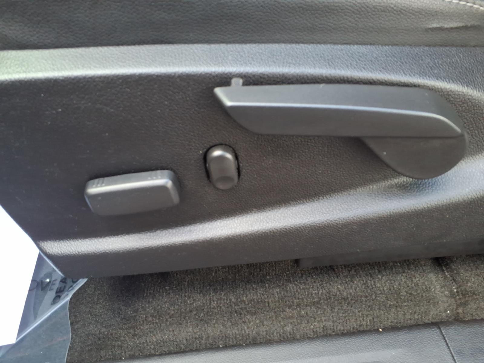 2015 Chevrolet Colorado photo 12 of 27